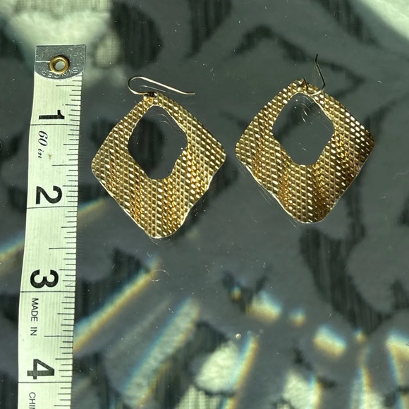 Gold textured earrings - Picture 1 of 1